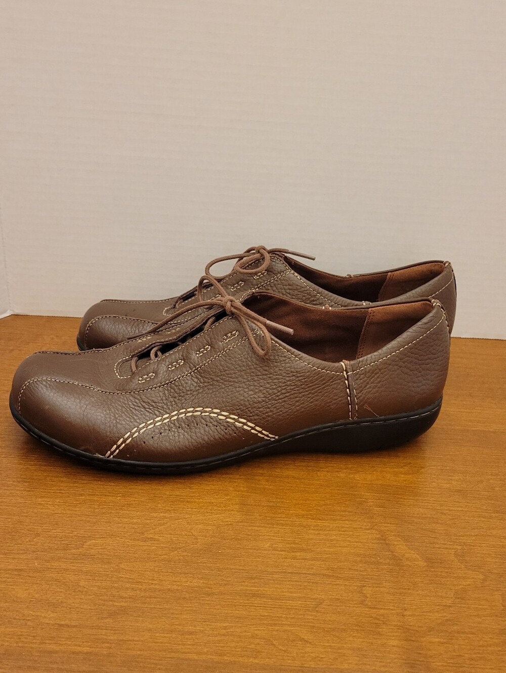 Women's Clarks Brown Viola Walking Lace-Up Oxfords, Size 11M - Picture 3 of 6